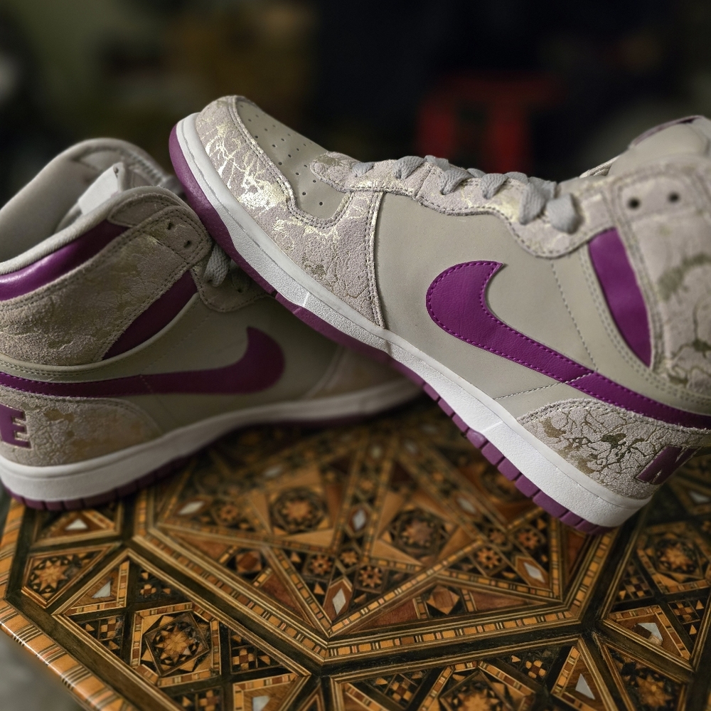 WMNS BIG NIKE HIGH LE GRANITE RED PLUM Size 10